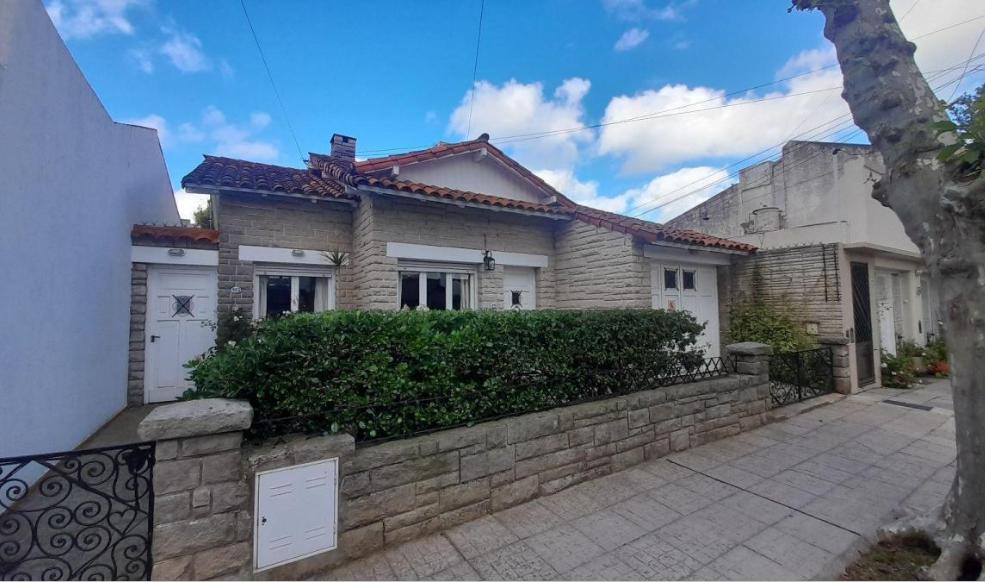 Foto de VENTA. Chalet 3 amb de 110 m2. Cochera cubierta y Jardín. Zona San, imagen 2