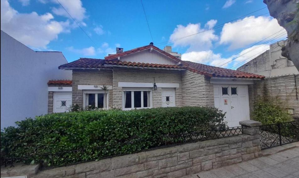 Foto de VENTA. Chalet 3 amb de 110 m2. Cochera cubierta y Jardín. Zona San, imagen 1