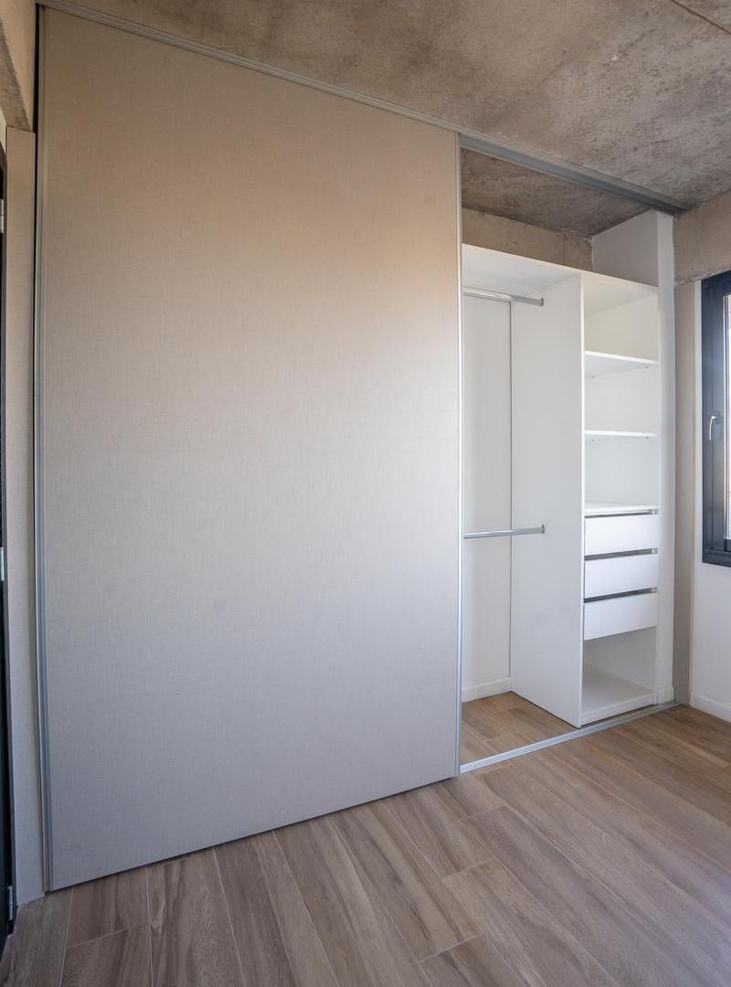 Foto de Venta de departamento 3 ambientes en Barrio Naon, imagen 1