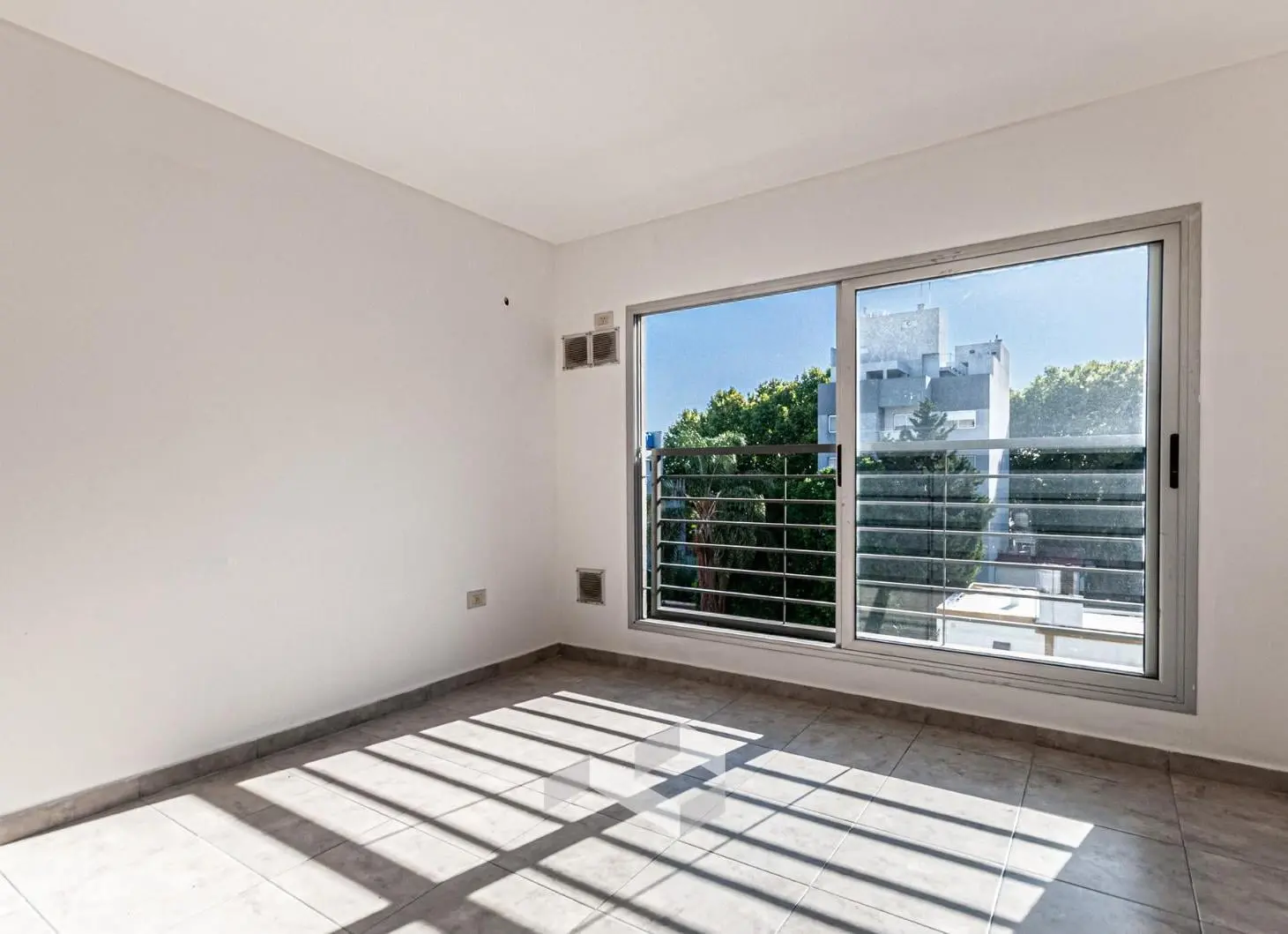 Departamento en venta de 2 ambientes en Moron 2