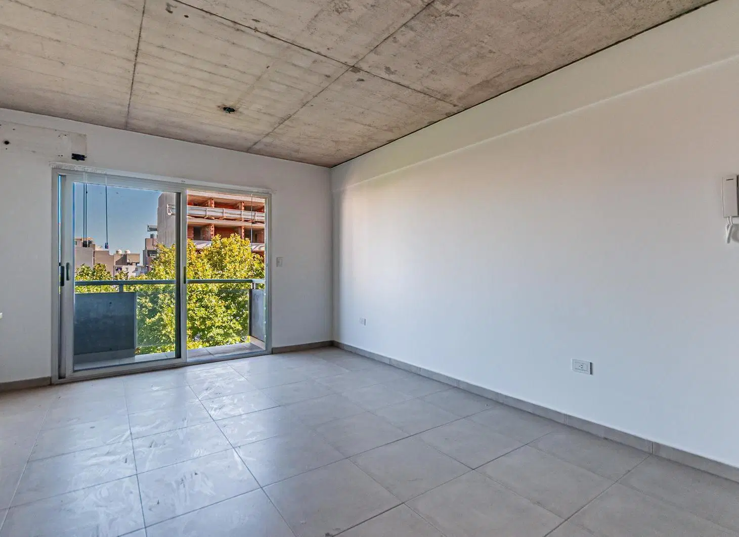 Departamento en venta de 2 ambientes en Moron Sur 2