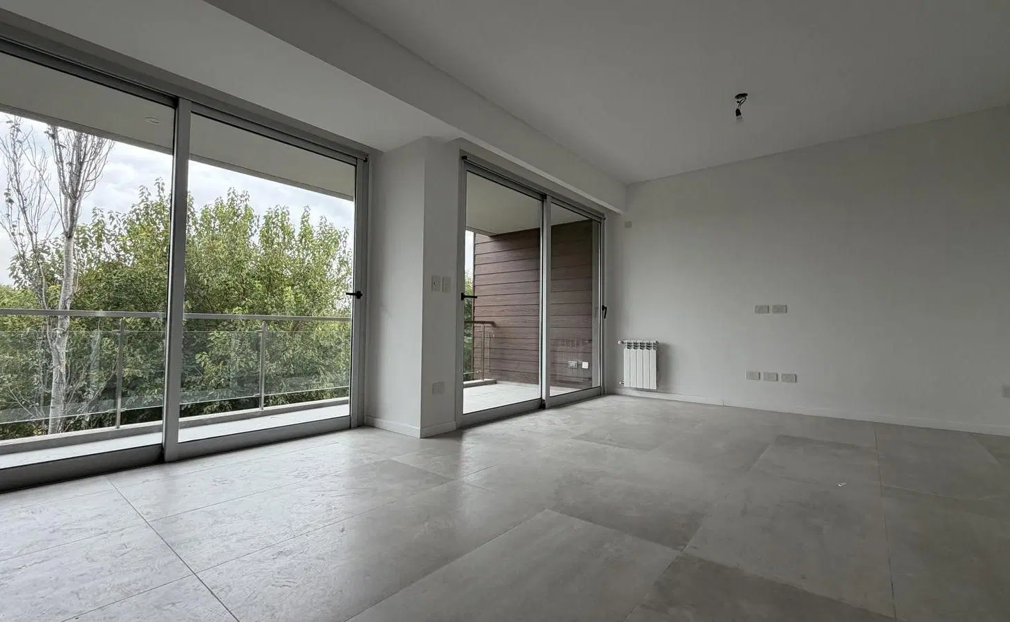 Departamento en alquiler de 2 ambientes en Leloir 4