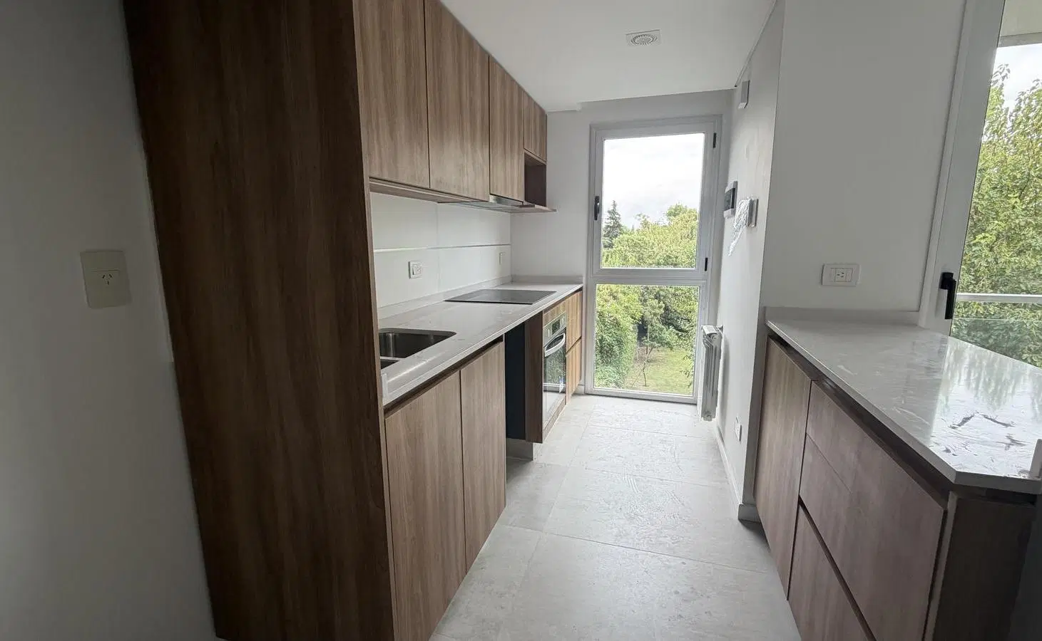Departamento en alquiler de 2 ambientes en Leloir 5