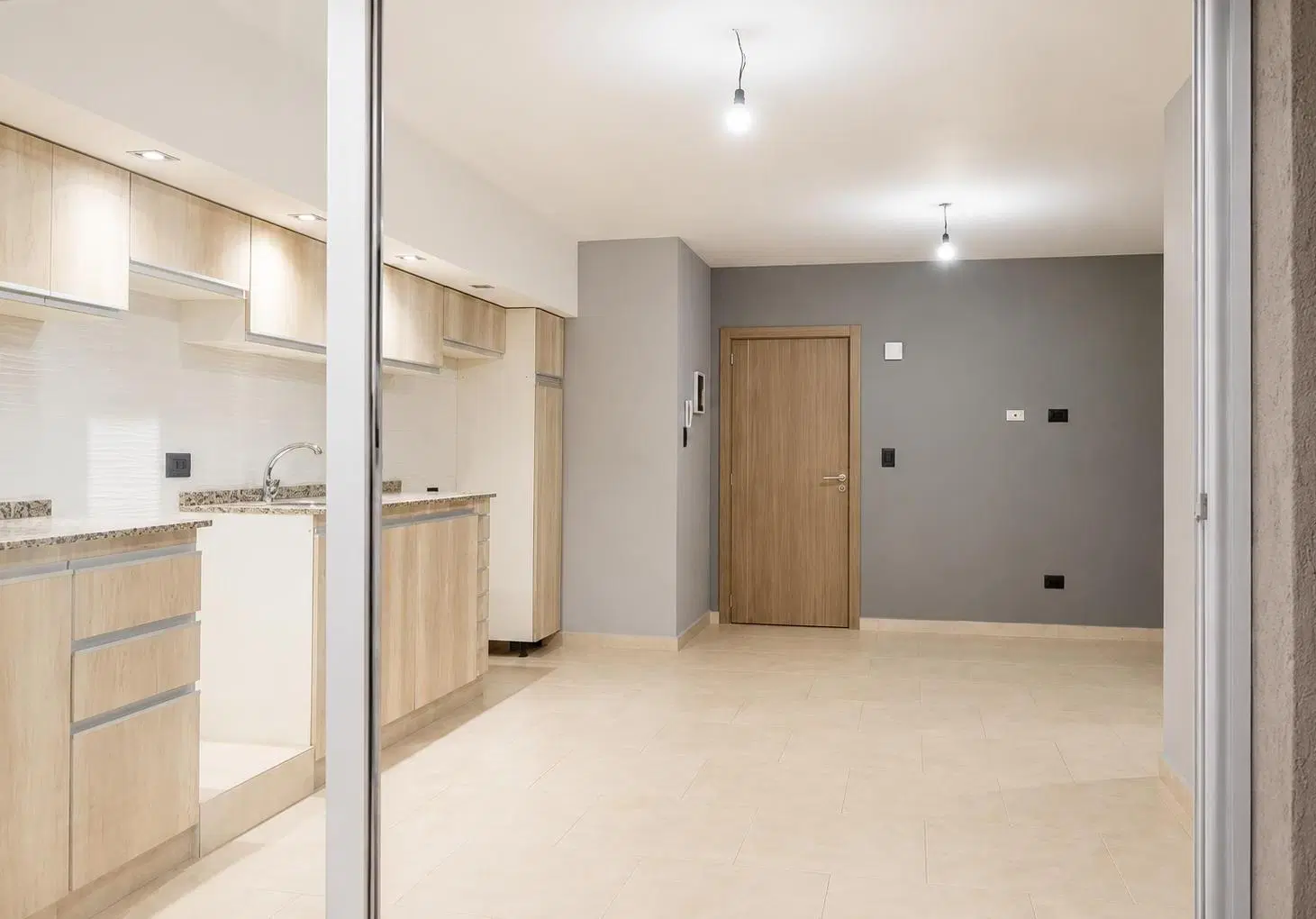 Departamento en venta 2 ambientes en moron sur 5