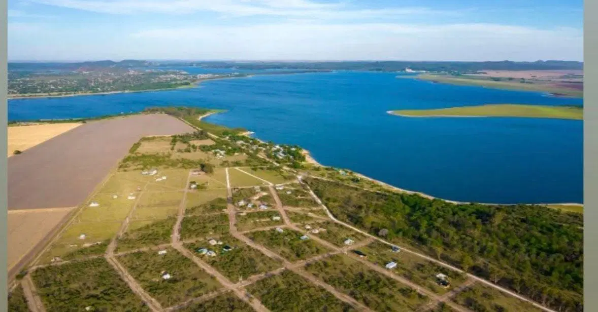 LOTE EN VENTA CON VISTA AL LAGO EN CALAMUCHITA 4