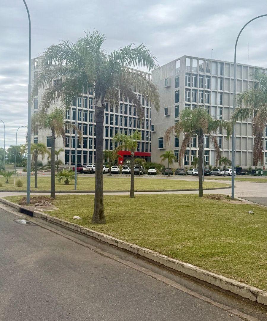 Foto de Alquiler de oficina 160 mts en parque empresarial aeropuerto, imagen 2