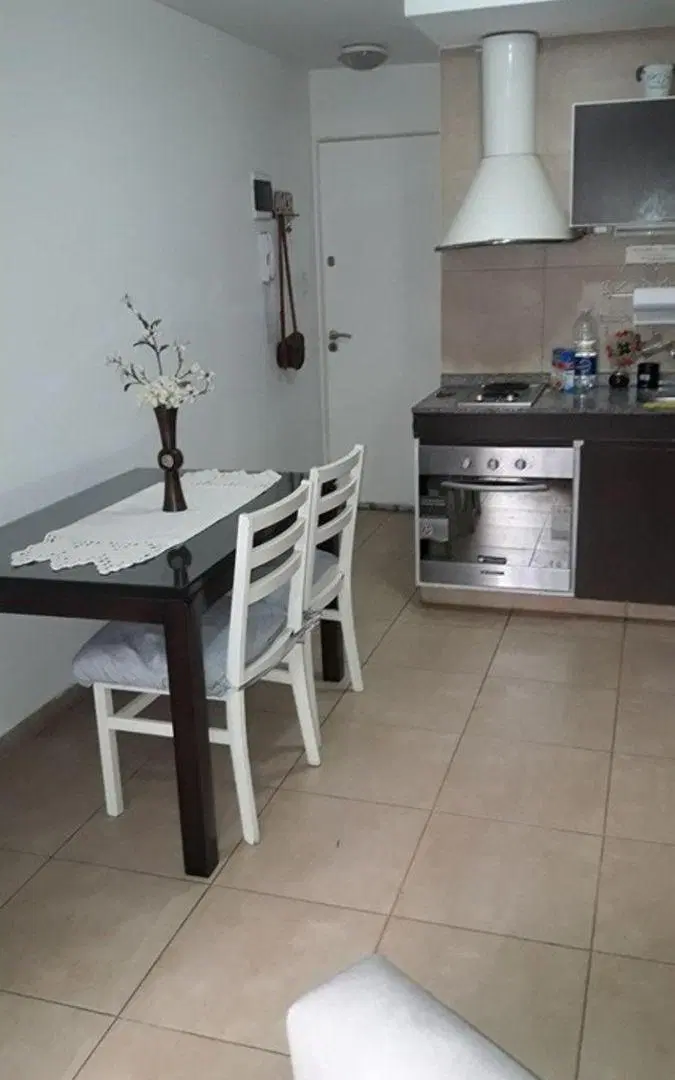 Departamento de 1 AMB. BALCON A LA CALLE 4