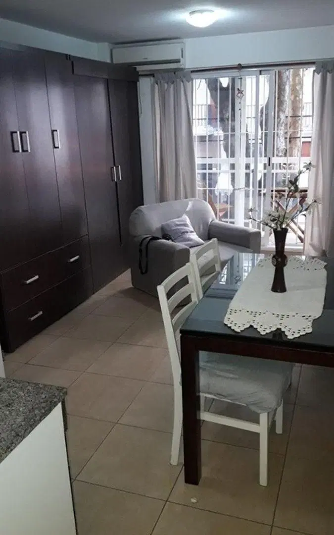 Departamento de 1 AMB. BALCON A LA CALLE 2