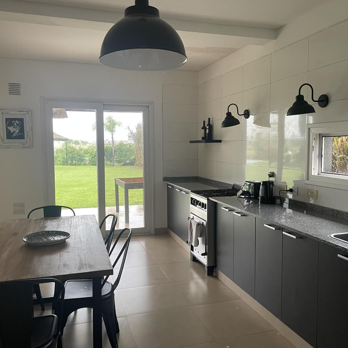 Casa en Venta en El Cantón, Barrio Golf