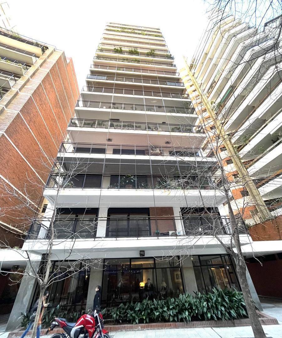 Departamento alto en edificio en torre sobre calle Arroyo