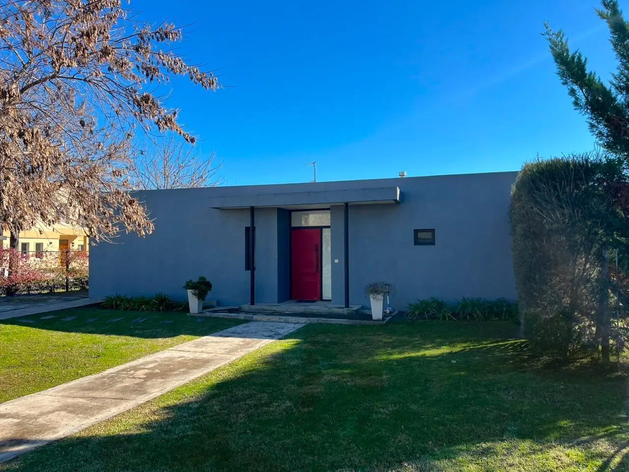 Casa en venta en el mejor barrio de El Canton 3