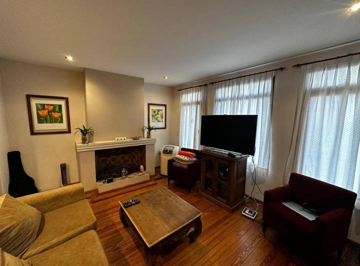 VENTA CASA 6 AMBIENTES DE CATEGORÍA CON PILETA Y QUINCHO QUILMES 5