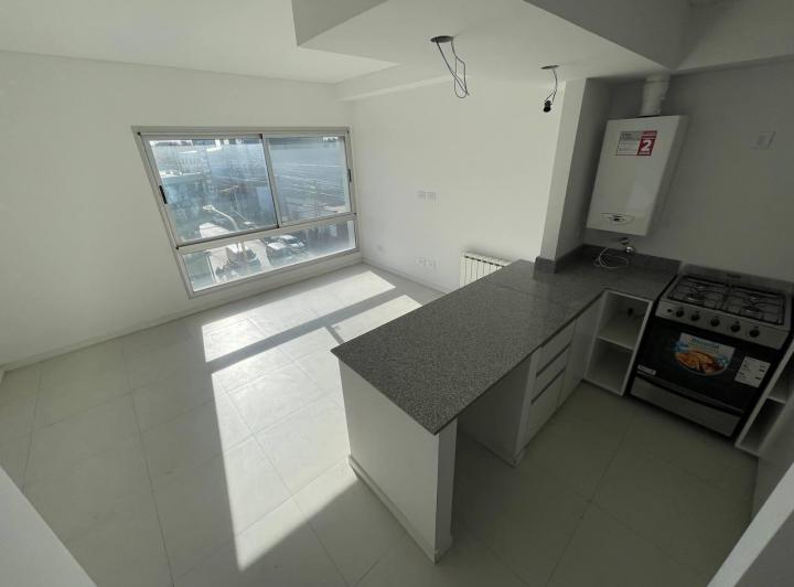 VENTA DEPARTAMENTO 2 AMBIENTES CON COCHERA EN QUILMES 5