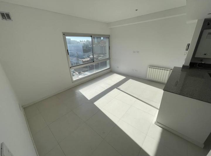 VENTA DEPARTAMENTO 2 AMBIENTES CON COCHERA EN QUILMES 2