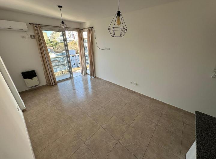 VENTA DEPARTAMENTO 2 AMBIENTES CON COCHERA EN ZONA PLAZA CONESA QUILMES CENTRO 5