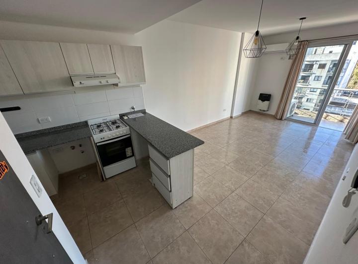 VENTA DEPARTAMENTO 2 AMBIENTES CON COCHERA EN ZONA PLAZA CONESA QUILMES CENTRO 4