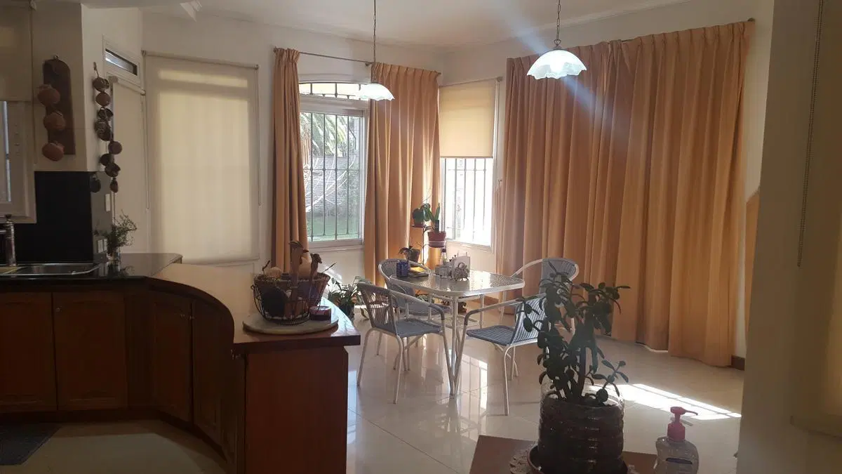 VENTA DE CASA DE 5 AMBIENTES EN RANELAGH 4