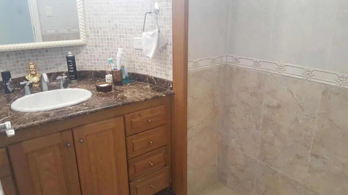 VENTA DE CASA DE 5 AMBIENTES EN RANELAGH 3