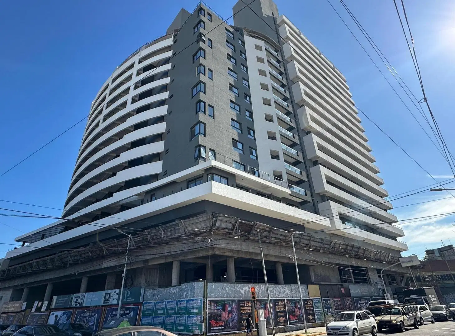 VENTA DEPARTAMENTO 4 AMBIENTES CON COCHERA OPC PREMIUN EN AVELLANEDA 5