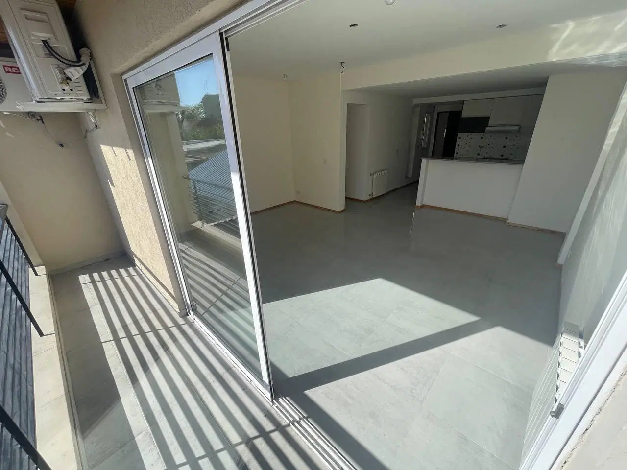 VENTA DEPARTAMENTO 3 AMBIENTES CON COCHERA QUILMES 4