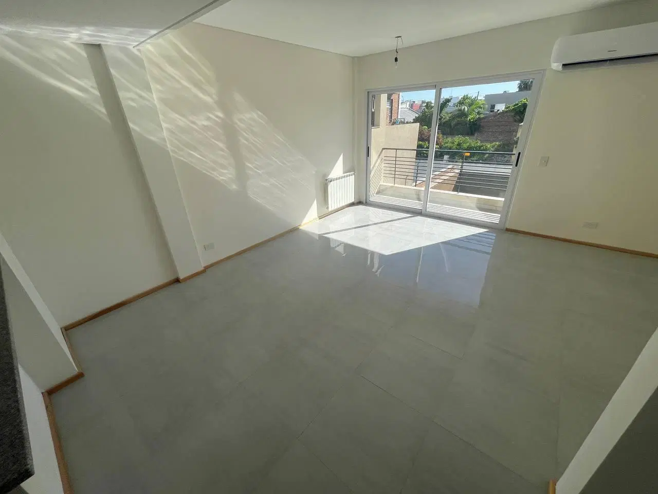 VENTA DEPARTAMENTO 3 AMBIENTES CON COCHERA QUILMES 2