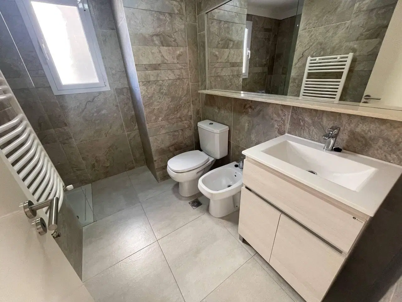 VENTA DEPARTAMENTO 3 AMBIENTES CON COCHERA QUILMES 5