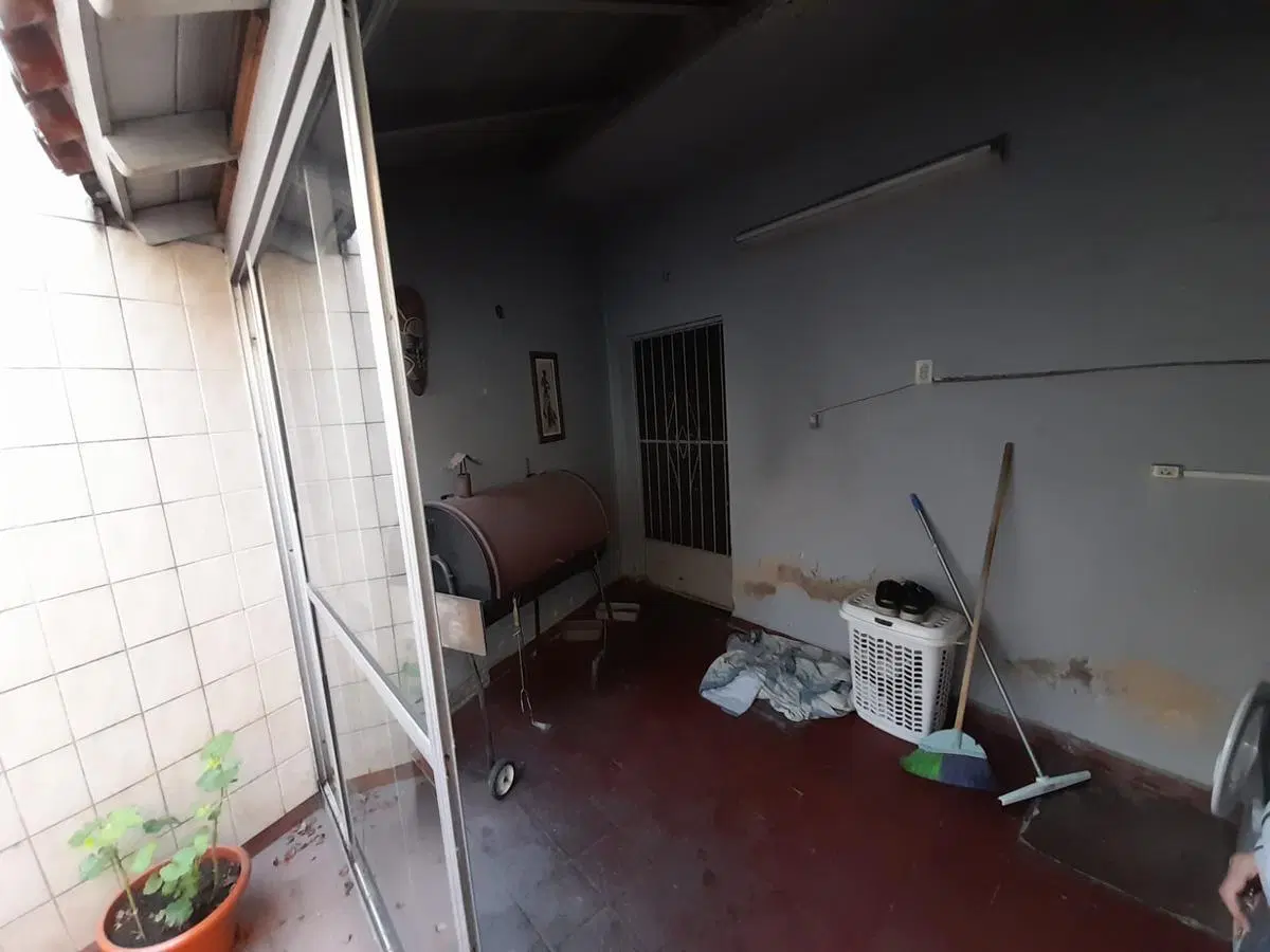 Venta/Permuta casa 3 ambientes con 3 cocheras en Don Bosco. 4