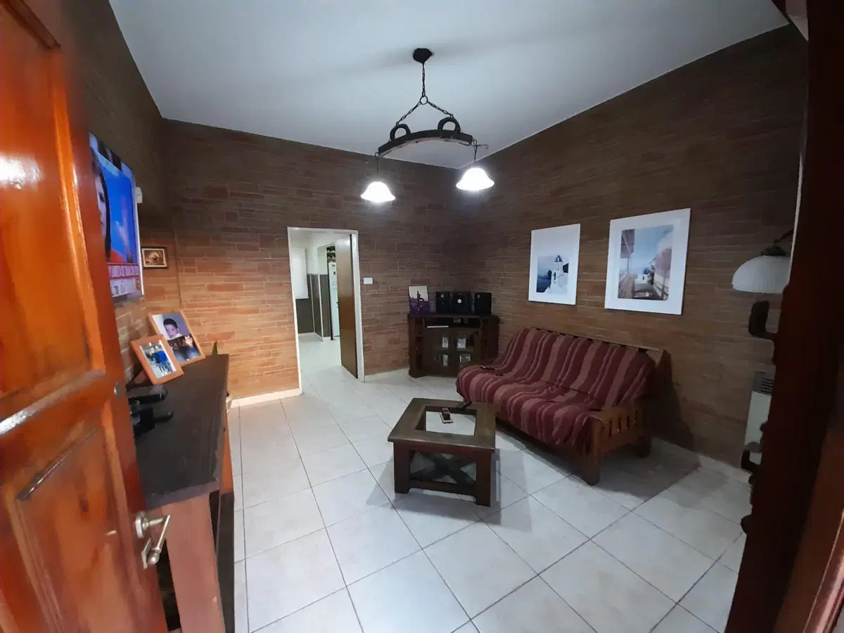 Venta/Permuta casa 3 ambientes con 3 cocheras en Don Bosco. 5