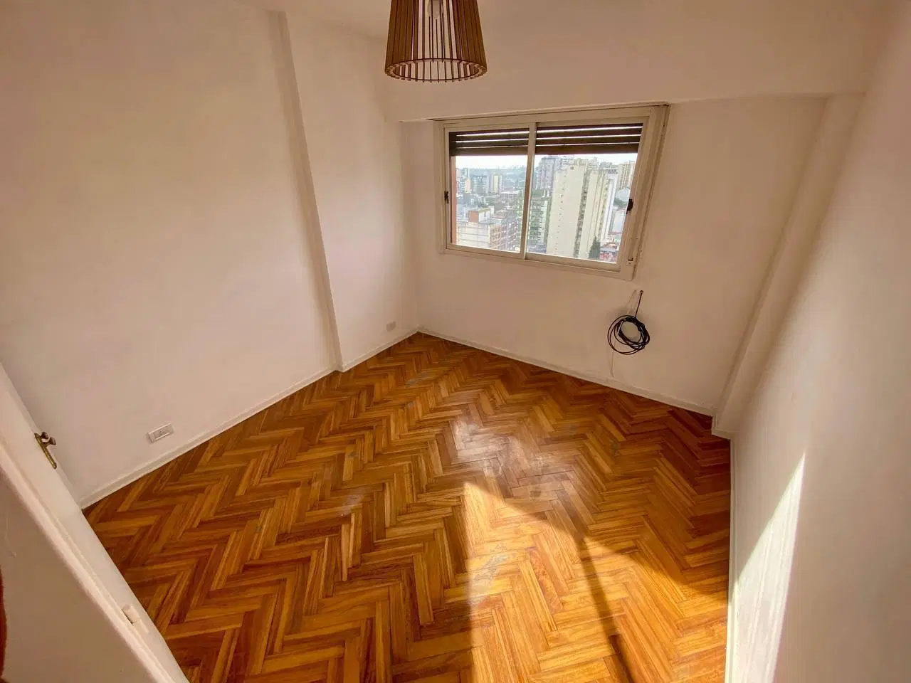 VENTA DEPTO. 3 AMBIENTES MÁS DEPENDENCIA QUILMES CENTRO 3