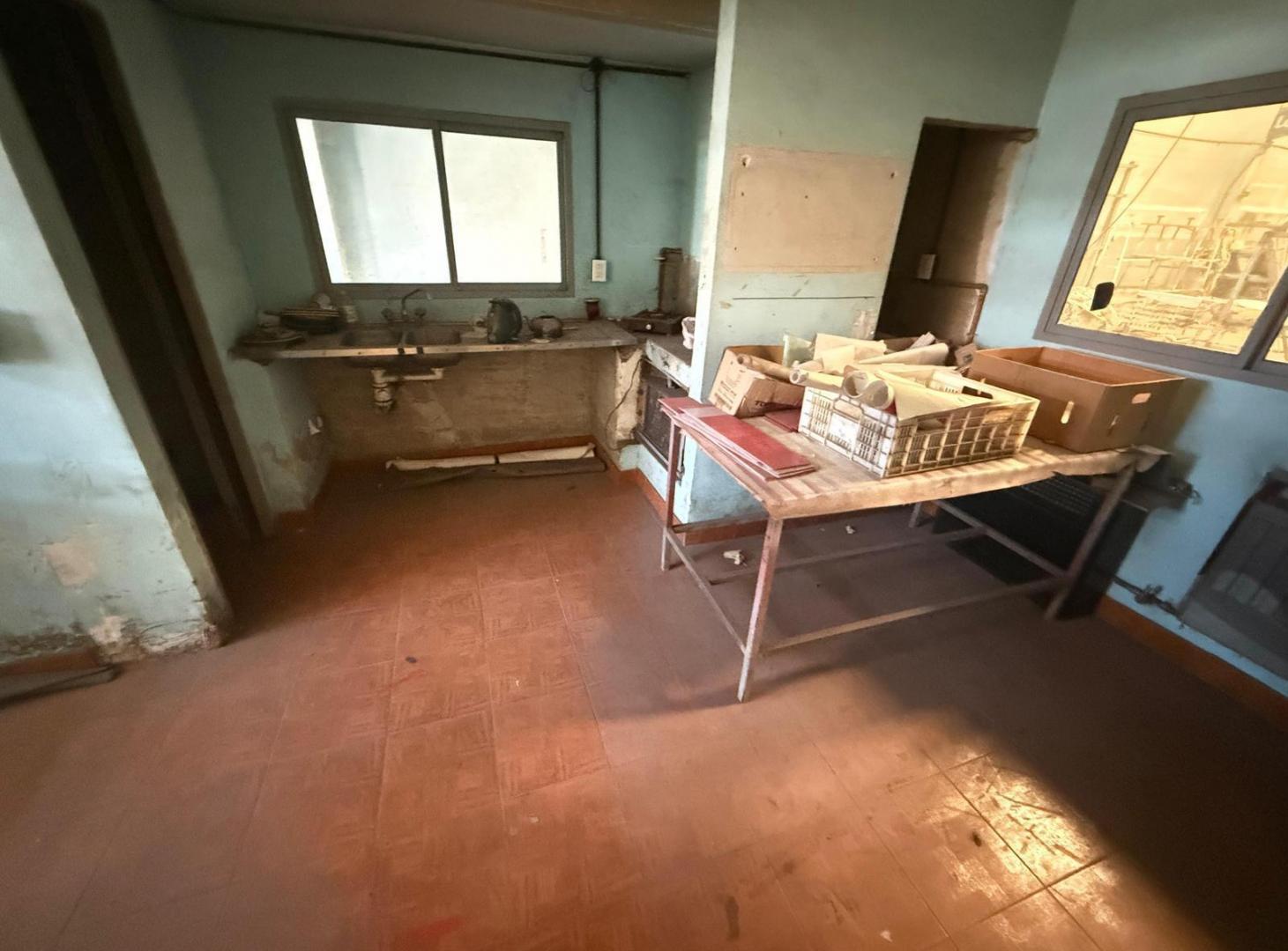 Foto de VENTA GALPON EN QUILMES OESTE. 8.66X51.95, imagen 5