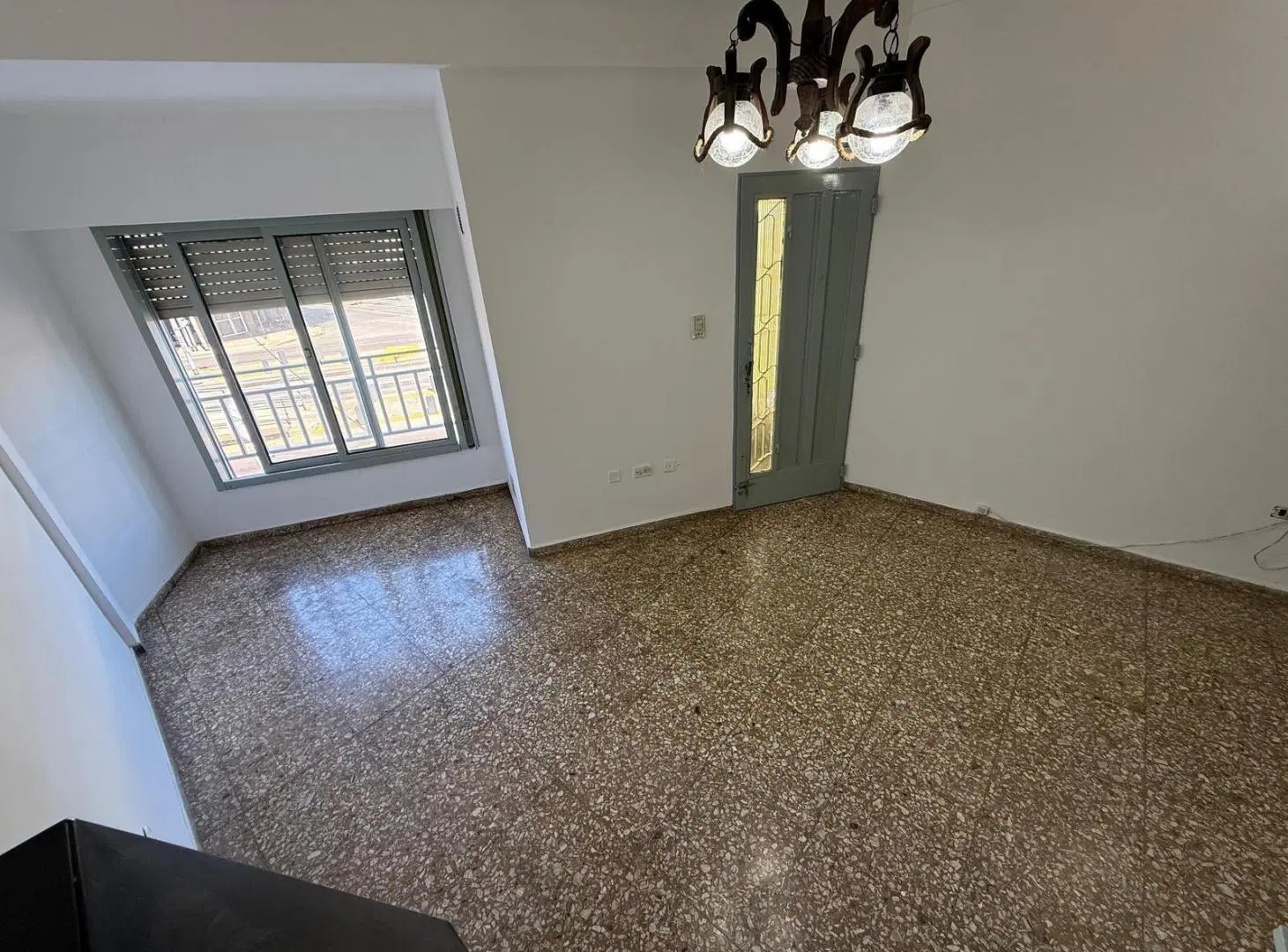 VENTA PH 3 AMBIENTES CON TERRAZA Y PARRILLA EN BERNAL OESTE 3