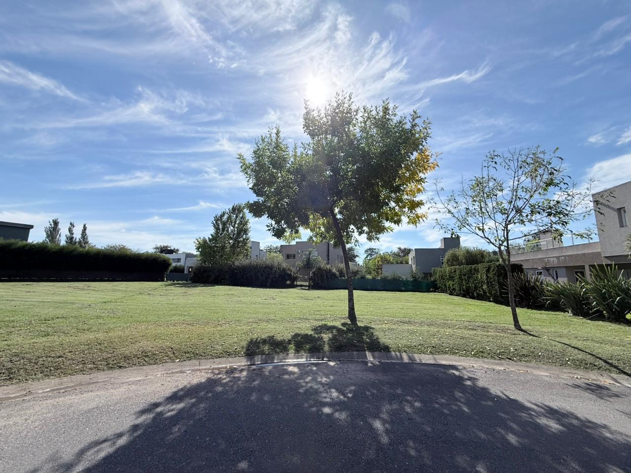 VENTA LOTE INTERNO DE 750M2 EN FINCAS DE HUDSON