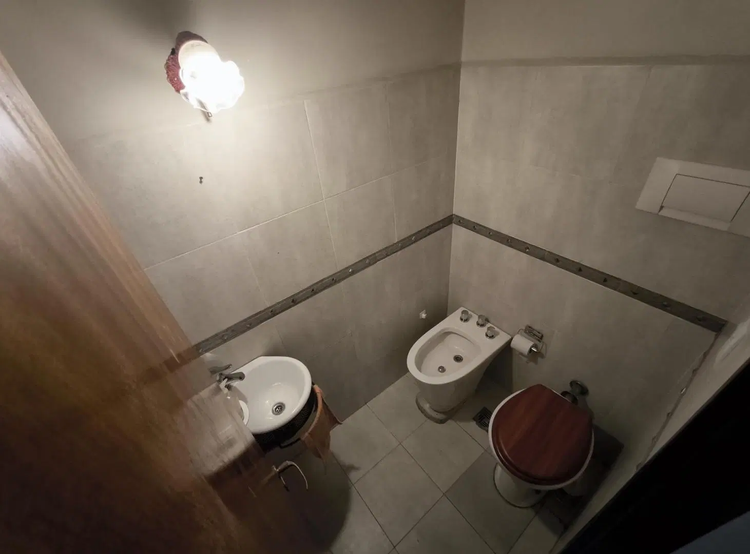 VENTA CASA 5 AMBIENTES CON PILETA Y PARRILLA EN BERNAL 2