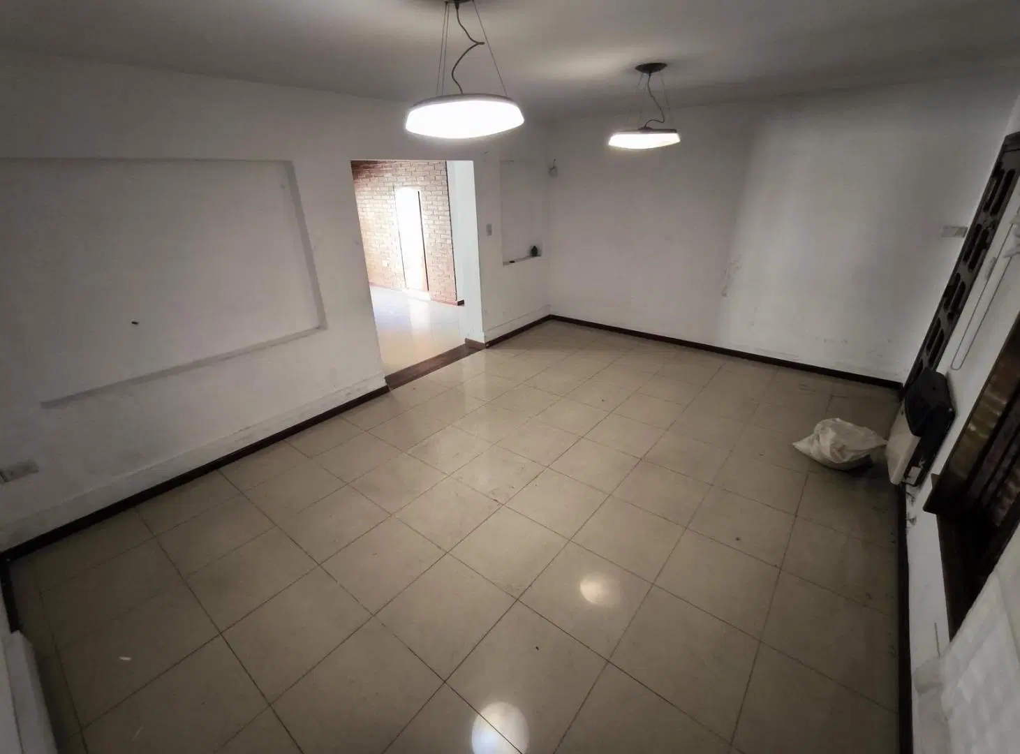 VENTA CASA 5 AMBIENTES CON PILETA Y PARRILLA EN BERNAL 3