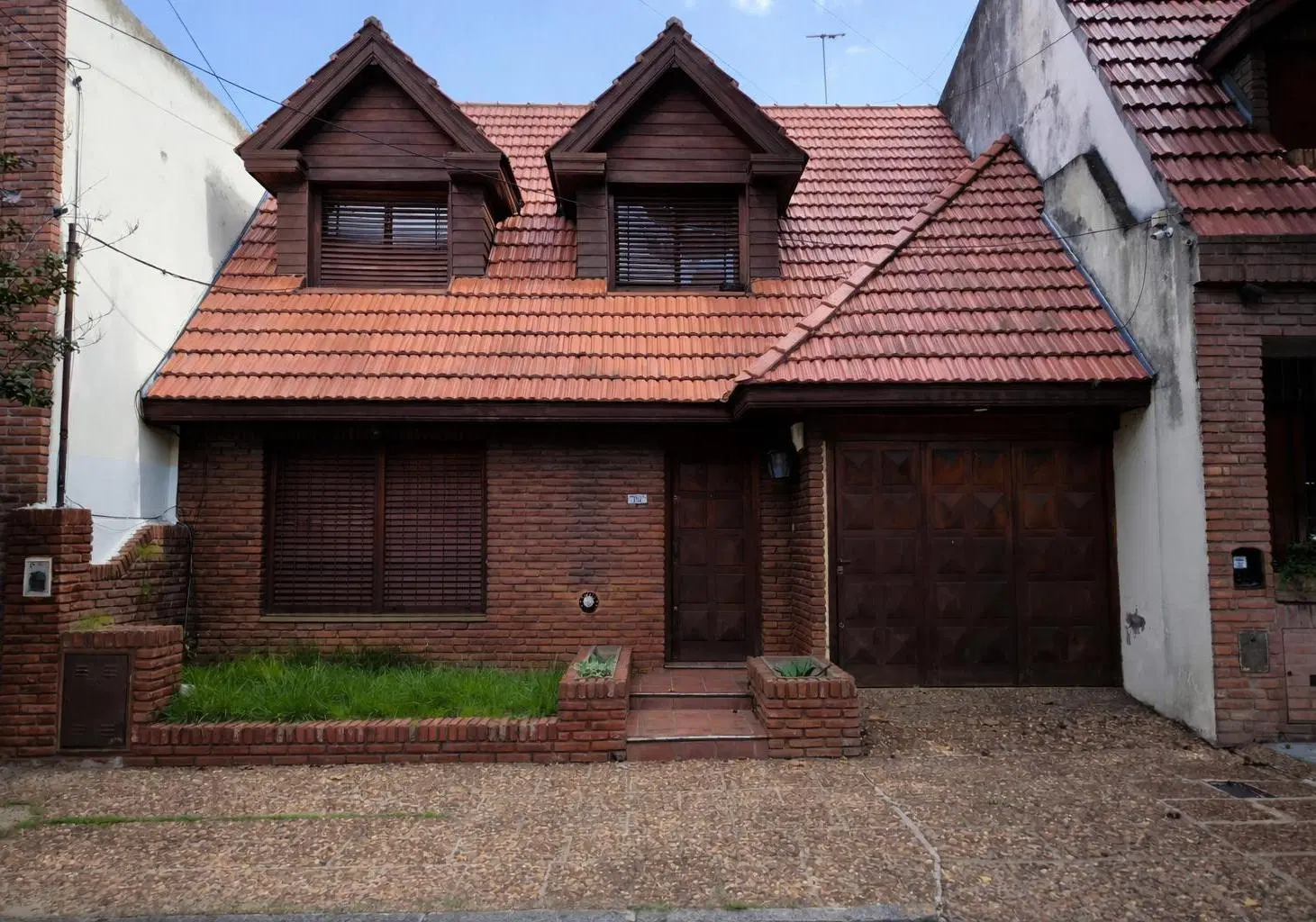 VENTA CASA 5 AMBIENTES CON PILETA Y PARRILLA EN BERNAL 5