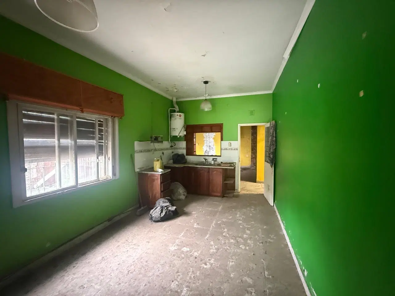 VENTA DE CASA 4 AMBIENTES, EN QUILMES, CON COCHERA, EZPELETA, APTO CREDITO, A RECICLAR !!! 2