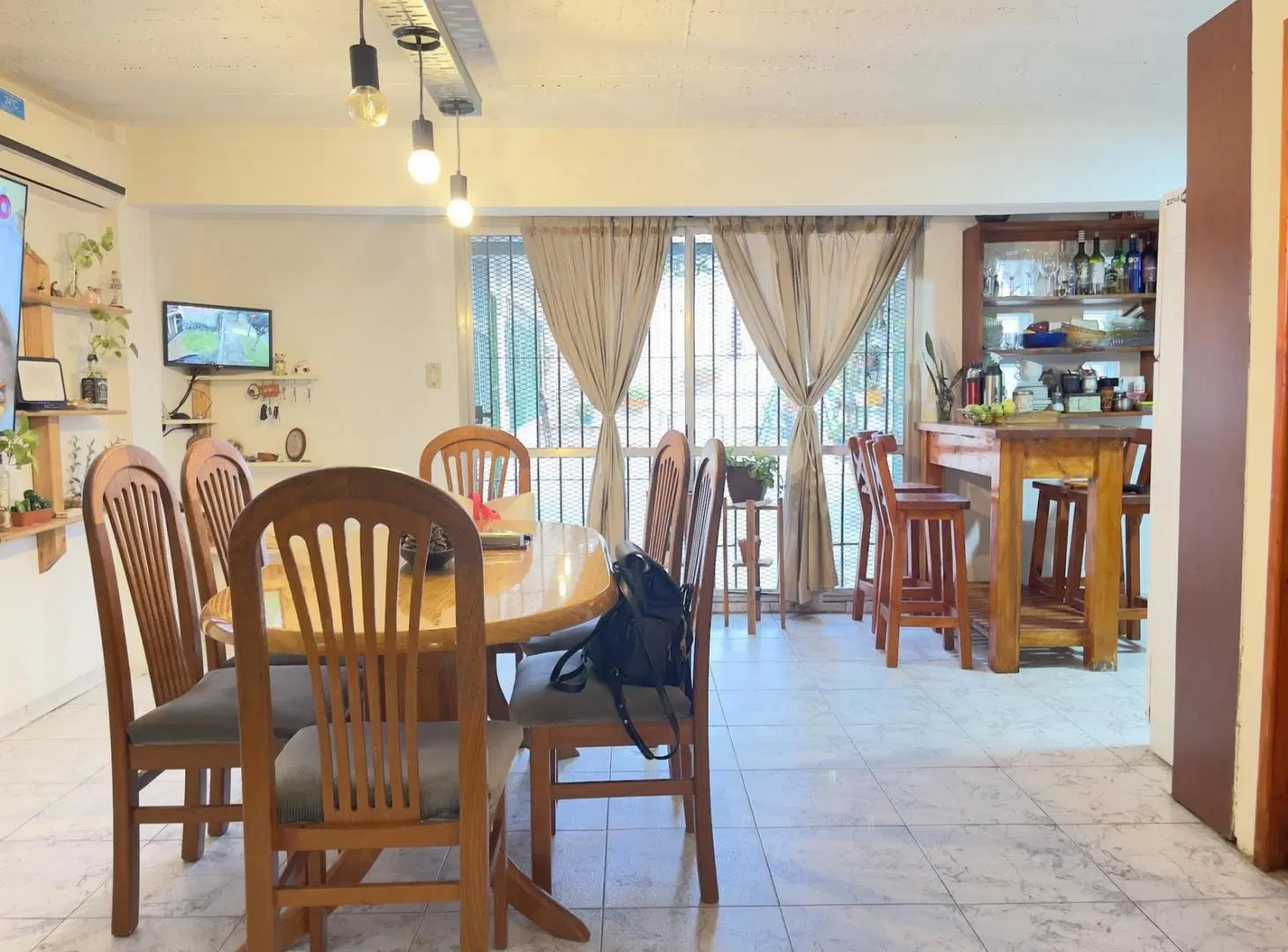Venta de casa 3 ambientes con cochera apto crédito en Berazategui centro 4
