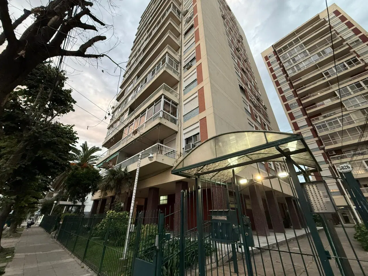 VENTA DEPARTAMENTO 4 AMBIENTES DE CATEGORÍA CON COCHERA OPCIONAL EN WILDE CENTRO 2