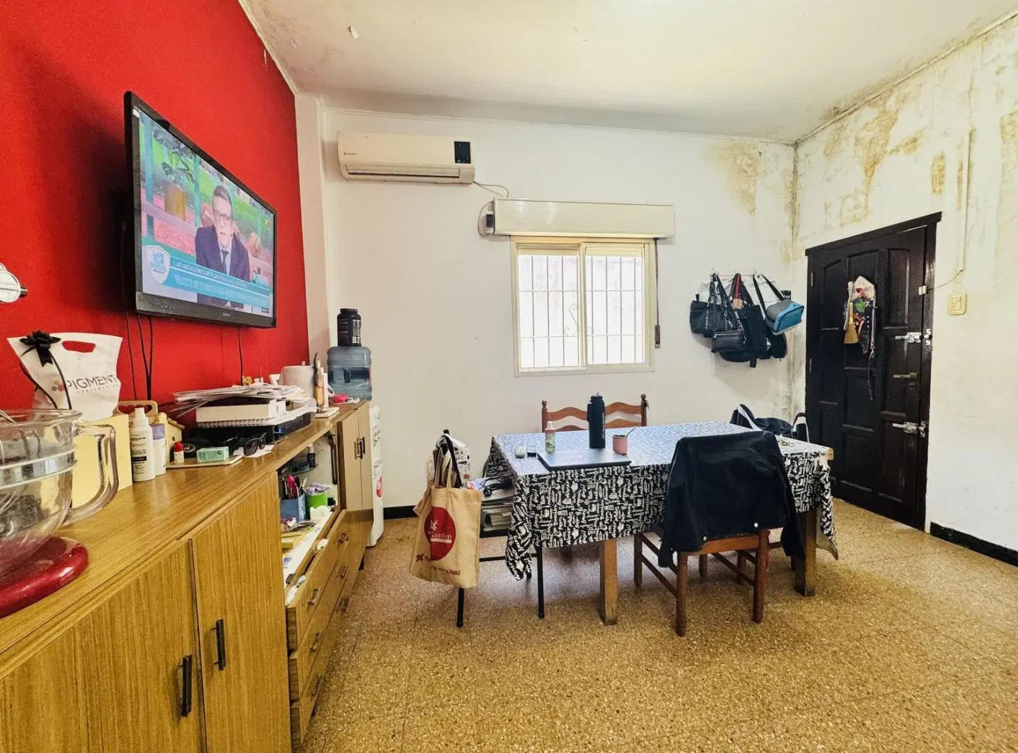 Venta de Casa 3 ambientes con cochera y patio en Berazategui 3
