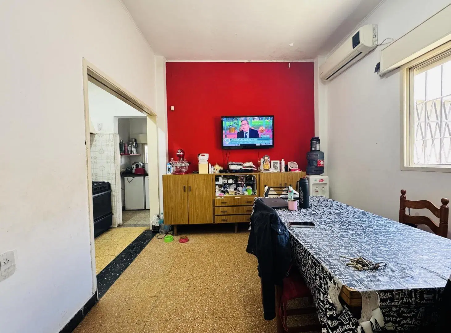 Venta de Casa 3 ambientes con cochera y patio en Berazategui 2