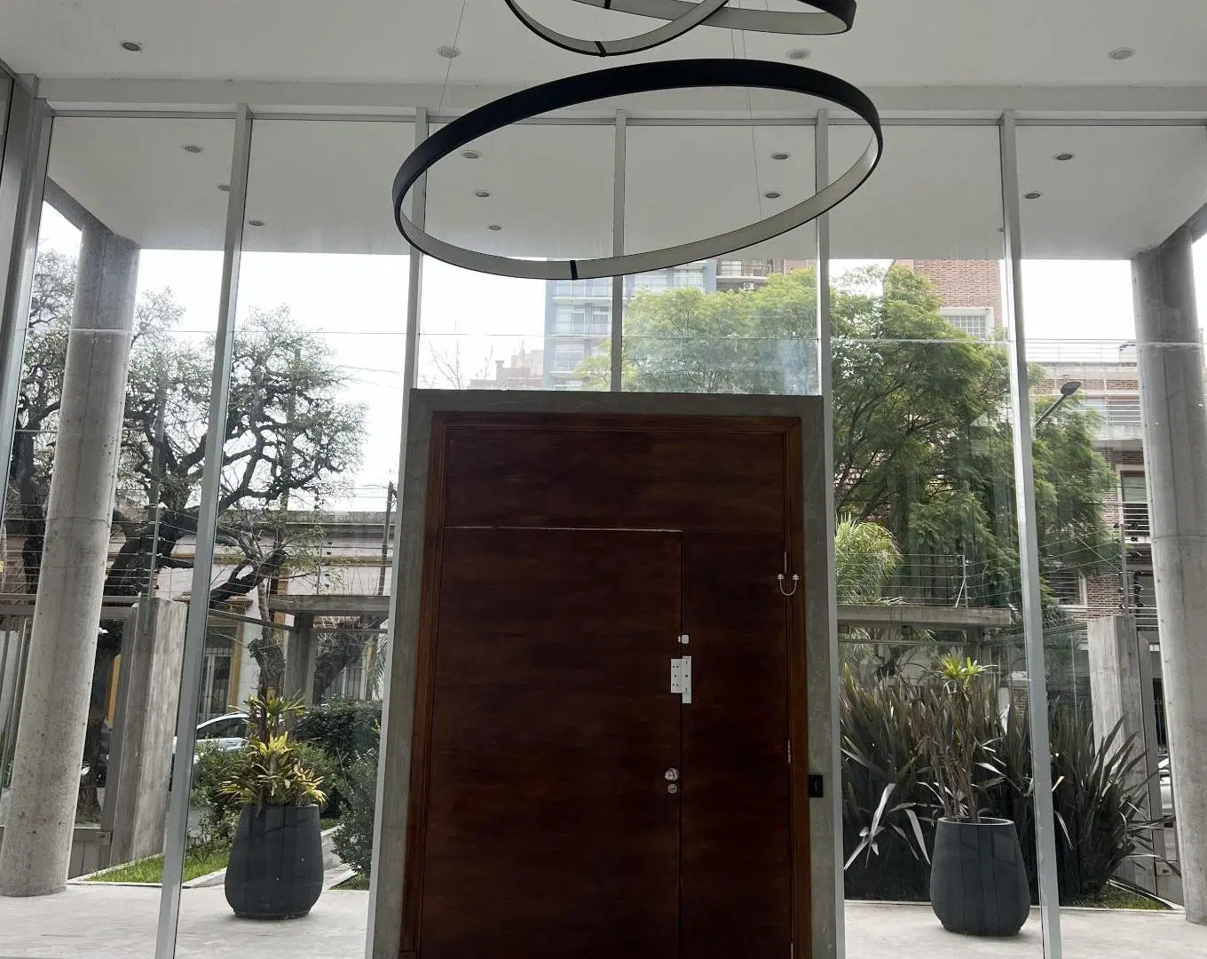 VENTA DEPARTAMENTO 3 AMBIENTES CON COCHERA EN QUILMES 5