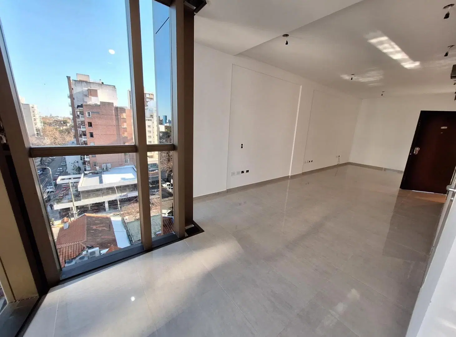 Alquiler de oficina premium 2 ambientes en Quilmes Centro - Plaza Conesa 4