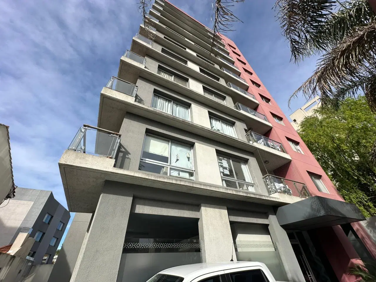 VENTA/ALQUILER DEPARTAMENTO 3 AMBIENTES CON AMENITIES Y COCHERA EN BERAZATEGUI CENTRO 2