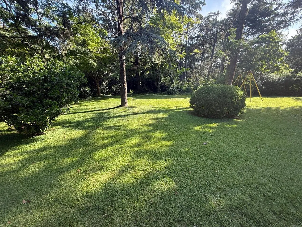 VENTA DE CASA QUINTA, 4 AMBIENTES CON PARRILLA, PARQUE, PILETA Y QUINCHO. 3