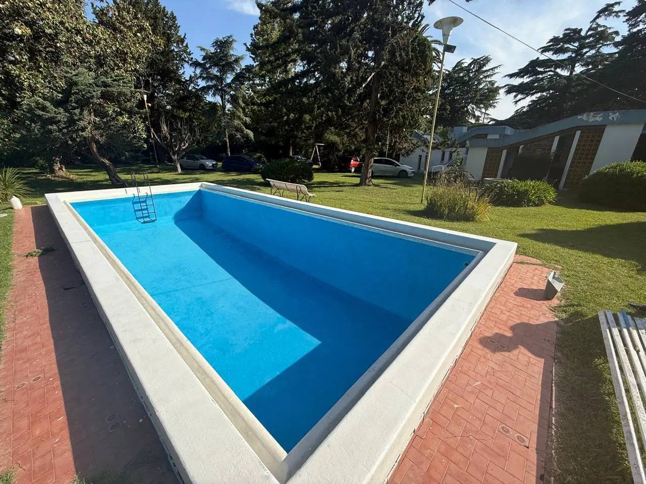 VENTA DE CASA QUINTA, 4 AMBIENTES CON PARRILLA, PARQUE, PILETA Y QUINCHO. 1
