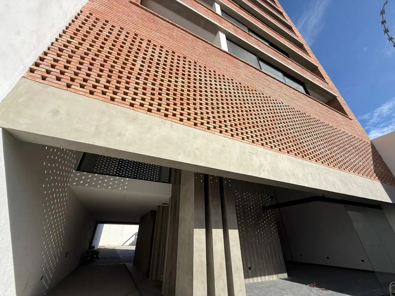 VENTA DEPARTAMENTO 2 AMBIENTES A ESTRENAR CON COCHERA Y SUM EN QUILMES 2
