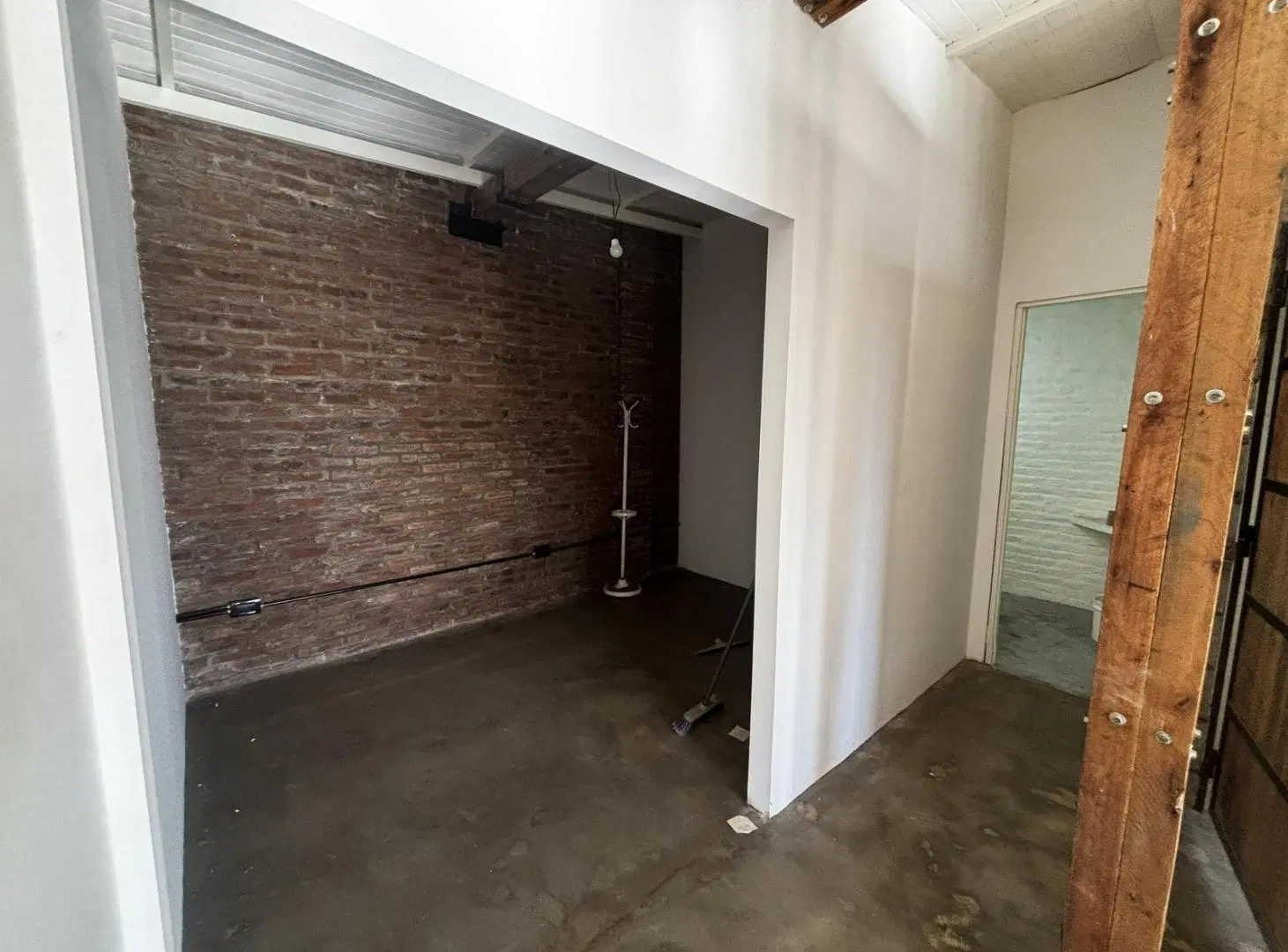 VENTA GALPON CON 2 VIVIENDAS EN VILLA CRAMER BERNAL 1