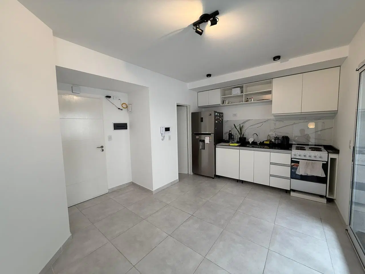 VENTA DEPTO. 2 AMBIENTES A ESTRENAR CON COCHERA EN QUILMES 4