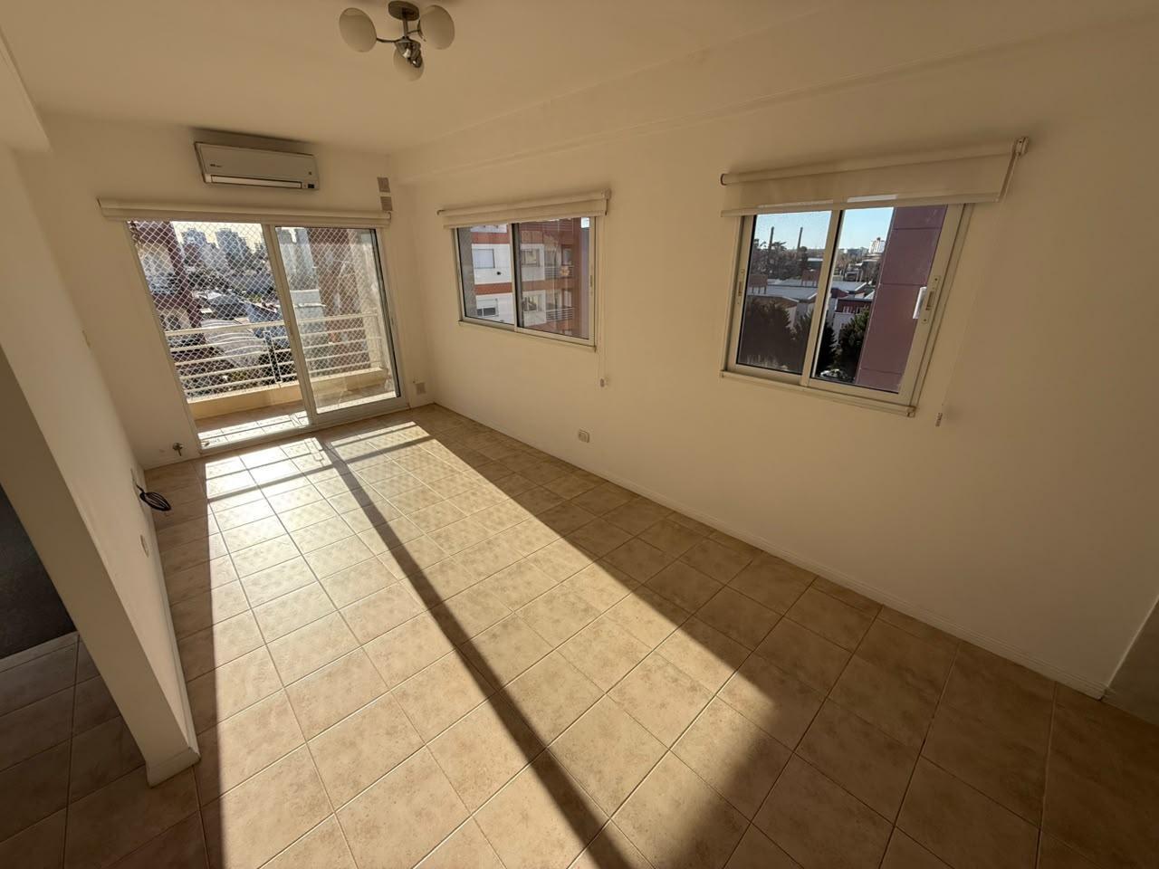 Foto de ALQUILER DEPARTAMENTO 2 AMBIENTES CON AMENITIES Y COCHERA EN WILDE, imagen 1