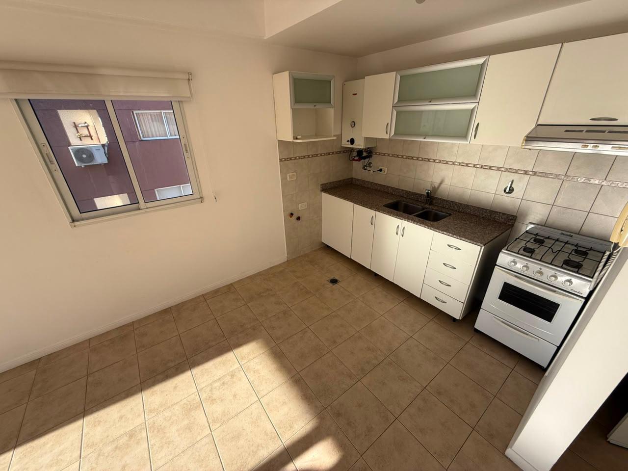 Foto de ALQUILER DEPARTAMENTO 2 AMBIENTES CON AMENITIES Y COCHERA EN WILDE, imagen 2